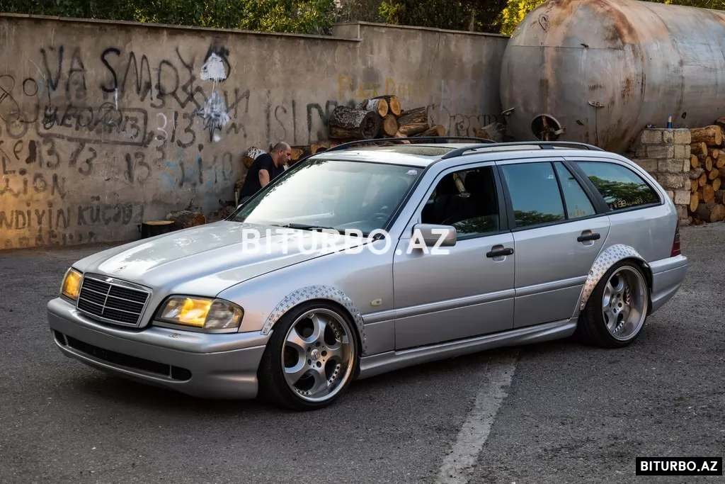 Mercedes C 200