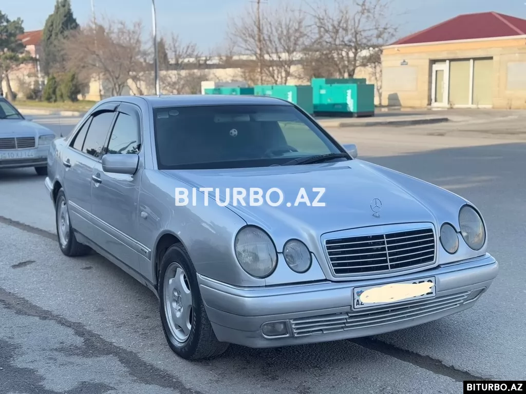 Mercedes E 230