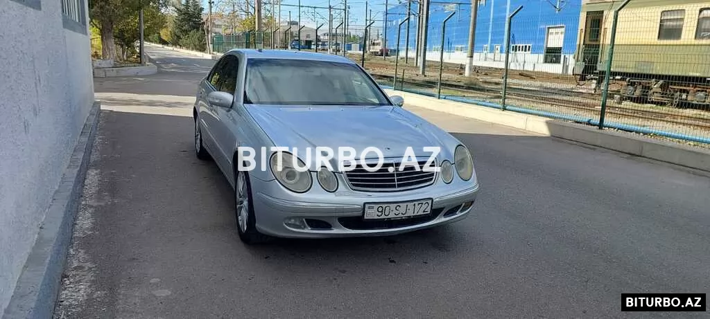 Mercedes E 240