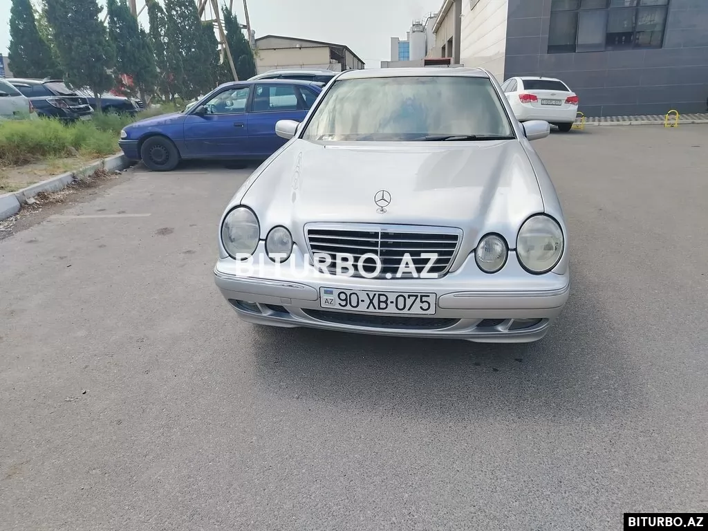 Mercedes E 320