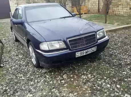 Mercedes C 200