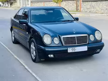 Mercedes E 200