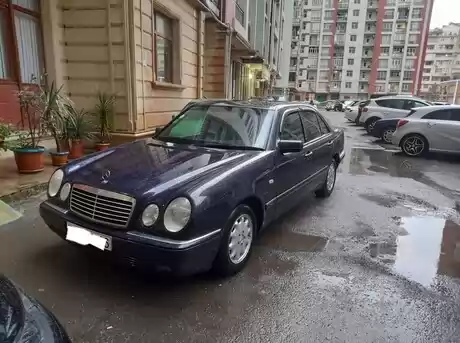 Mercedes E 230