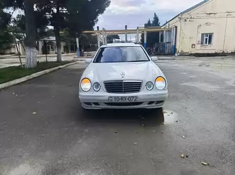 Mercedes E 240