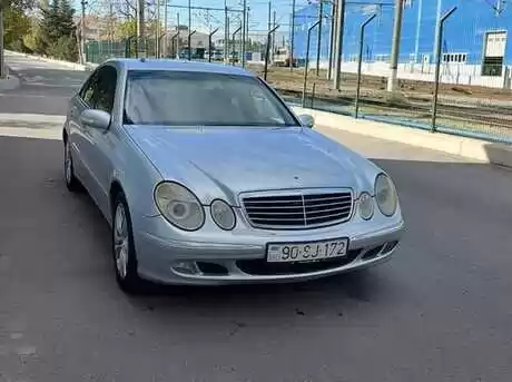 Mercedes E 240