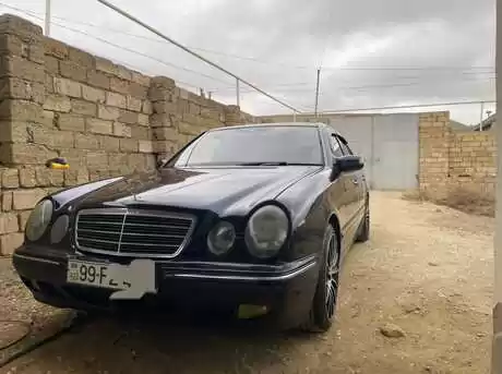 Mercedes E 240